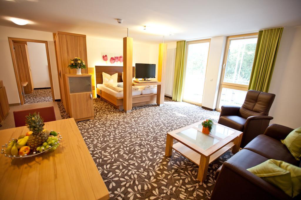 Hotel Und Appartementhof Waldeck Bad Fussing Bilik gambar